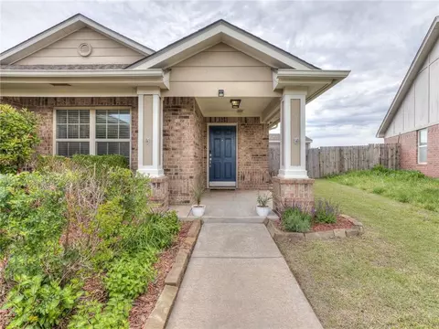18104 Viento Dr, Edmond, OK 73012