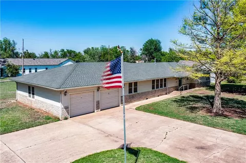 1201 E Foreman St, El Reno, OK 73036