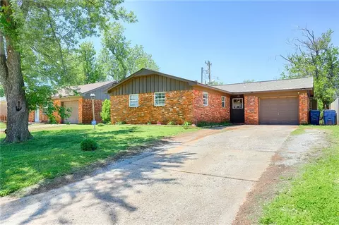 119 S Meadow Ln, Mustang, OK 73064