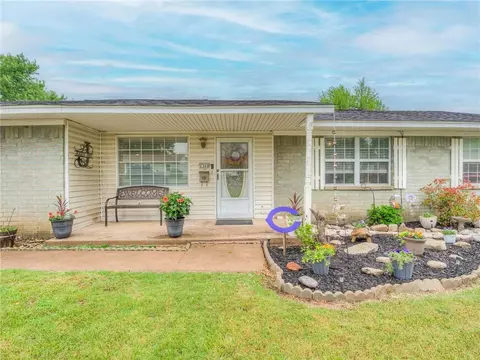 1308 W Montana Ave, Chickasha, OK 73018