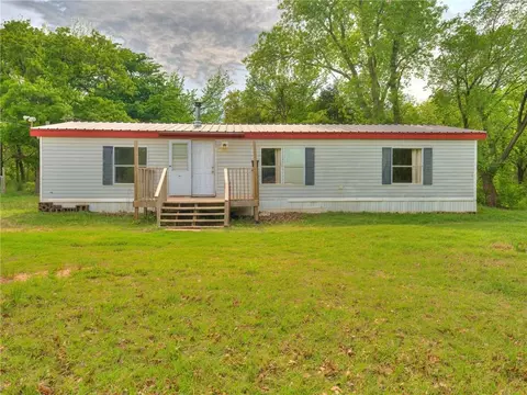 2500 E Oak Ln, Guthrie, OK 73044