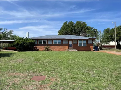 621 S Clifford Ave, Eakly, OK 73033