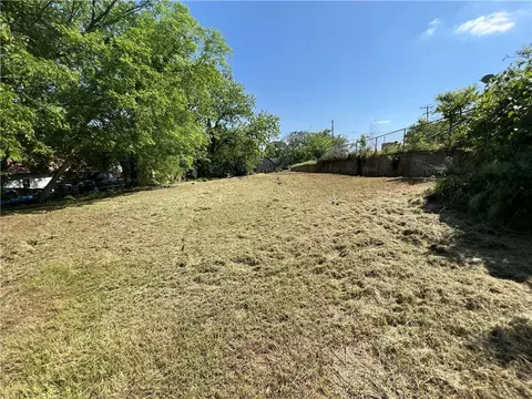 211 E 7th St, Chandler, OK 74834 photo 2