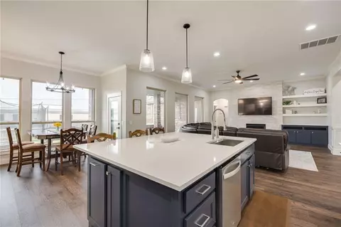 1140 Canteberry Dr, Yukon, OK 73099
