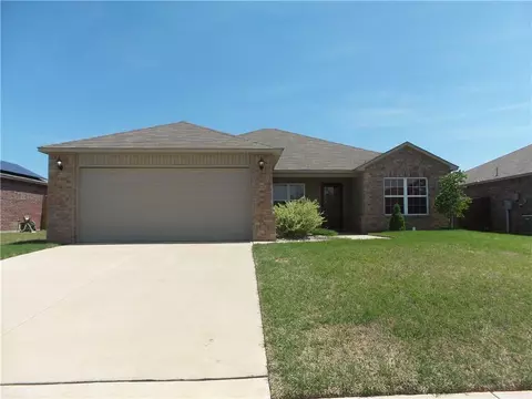 2032 Bosc Dr, Newcastle, OK 73065