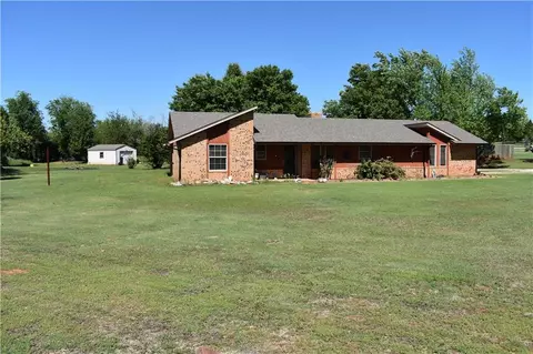 2302 Squirrel Rd, Tuttle, OK 73089 photo 3