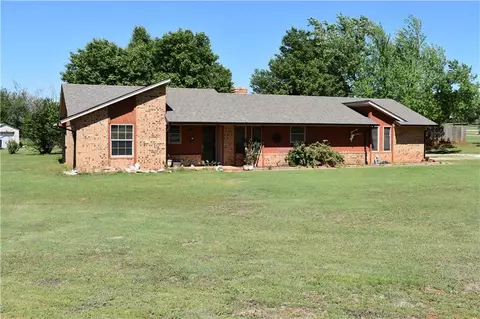 2302 Squirrel Rd, Tuttle, OK 73089 photo 2
