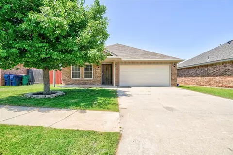 8033 Sunny Pointe Ln, Oklahoma City, OK 73135