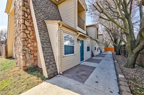 308 Vicksburg Cir, Norman, OK 73071