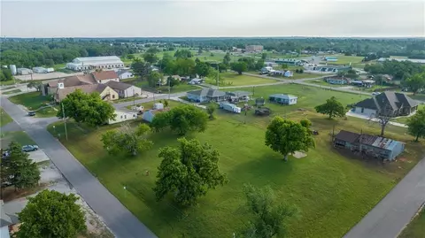 6108 Old Town St, Newalla, OK 74857