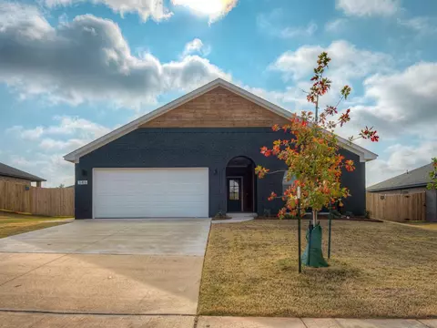 346 Isabella Dr, Blanchard, OK 73010