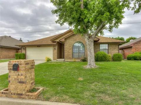 10212 Pinckney Ct, Oklahoma City, OK 73162