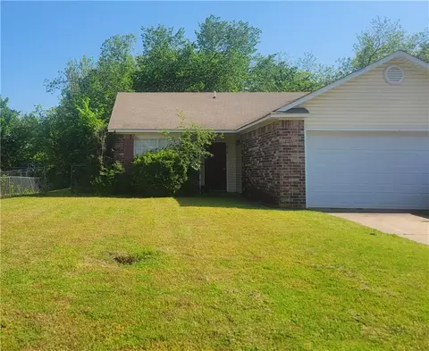 1016 Meadowlake Dr, Noble, OK 73068