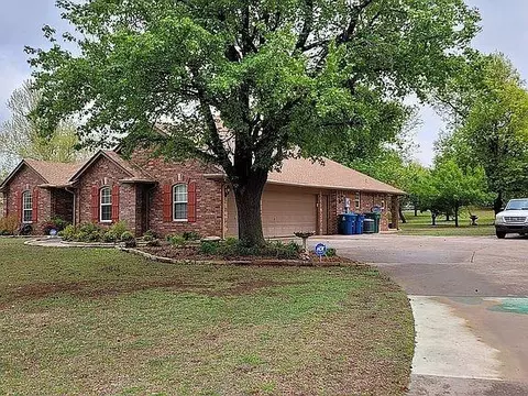 831 Oaklawn Dr, Tuttle, OK 73089 photo 6