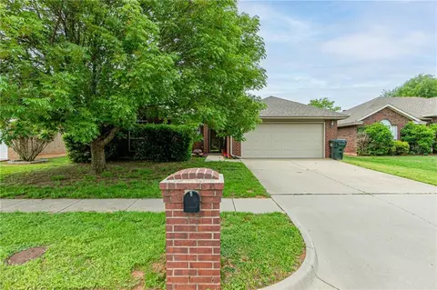 720 Night Hawk Dr, Norman, OK 73072