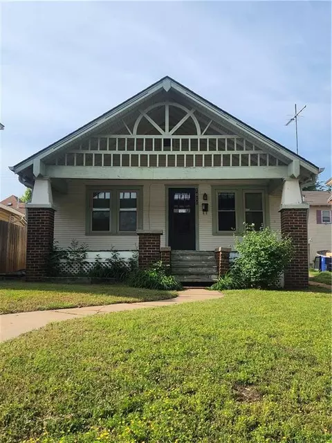 1011 E Noble Ave, Guthrie, OK 73044