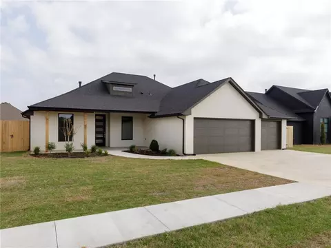 2903 Cloud Nine Cir, Weatherford, OK 73096