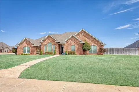 143 Fairway Dr, Elk City, OK 73644
