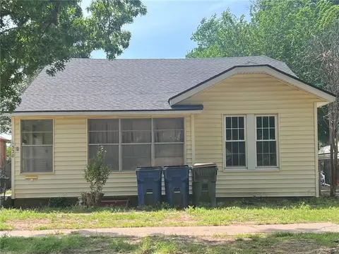 1320 S 19th St, Chickasha, OK 73018