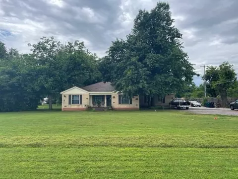 4700 NW 42nd St, Warr Acres, OK 73122