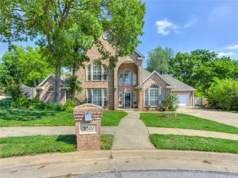 3301 Painted Desert Dr, Edmond, OK 73034
