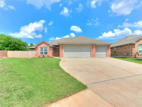 800 Bryan Dr, Moore, OK 73160