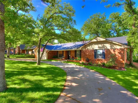 2013 Smoky Hollow Rd, Edmond, OK 73013