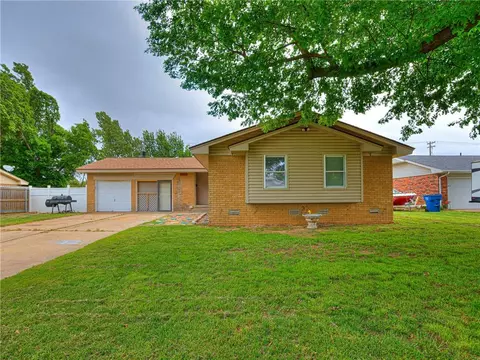 1607 Fedderson Dr, El Reno, OK 73036