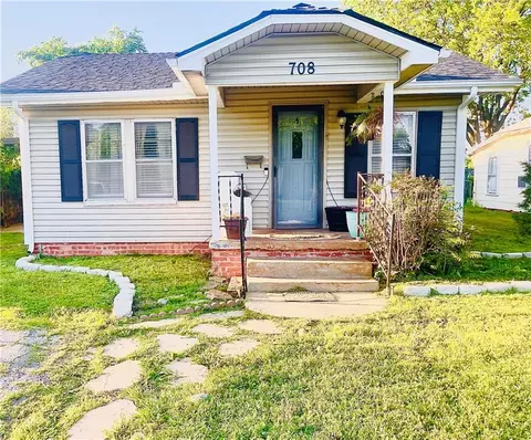 708 W 4th St, Ada, OK 74820