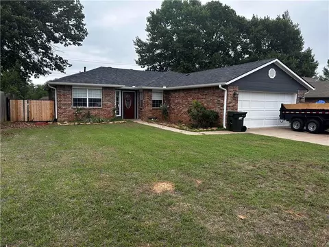 920 W Hoyt Ave, Chandler, OK 74834