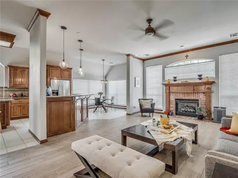 809 Cedarbrook Dr, Norman, OK 73072 photo 3