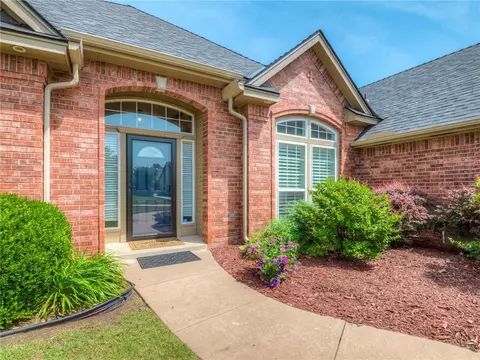 809 Cedarbrook Dr, Norman, OK 73072 photo 2