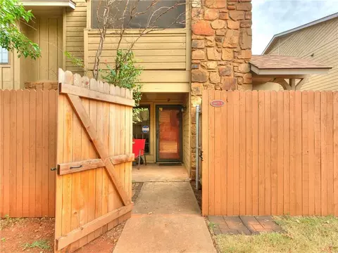 14407 N Pennsylvania Ave #12P, Oklahoma City, OK 73134