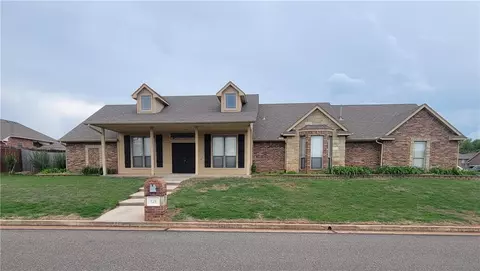 124 Tony Ceasar Ave, Midwest City, OK 73130