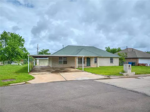 5913 SE 8th St, Midwest City, OK 73110