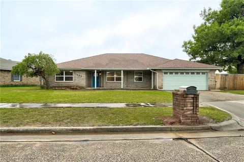 11509 Price Dr, Oklahoma City, OK 73170