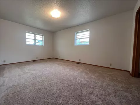 105 E Maple St, Tuttle, OK 73089 photo 16