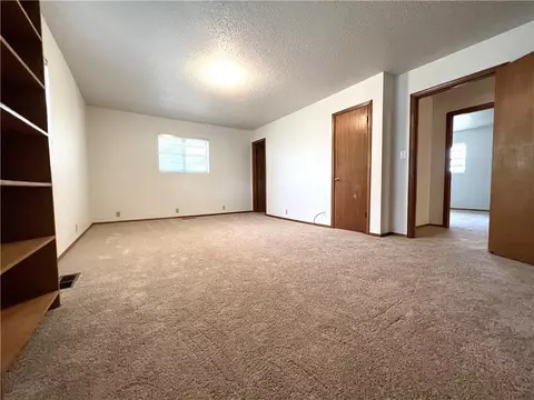 105 E Maple St, Tuttle, OK 73089 photo 18