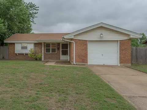 7104 NW 18th St, Bethany, OK 73008