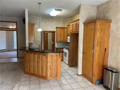 2648 SE 7th St, Moore, OK 73160 photo 4