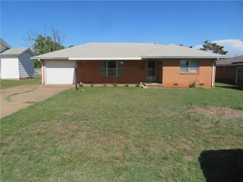 705 S 18th, Clinton, OK 73601