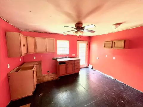 918 W 13th St, Ada, OK 74820 photo 8