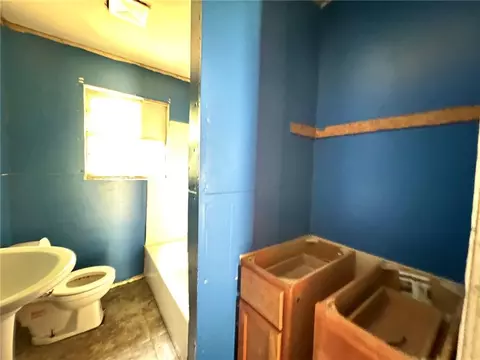 918 W 13th St, Ada, OK 74820 photo 9