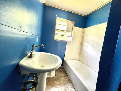918 W 13th St, Ada, OK 74820 photo 10