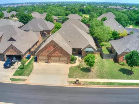 17304 Grove Hill Ter, Edmond, OK 73012