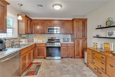 140 E Juniper Ln, Mustang, OK 73064 photo 8