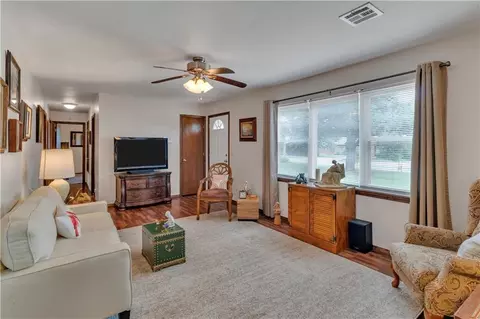140 E Juniper Ln, Mustang, OK 73064 photo 4