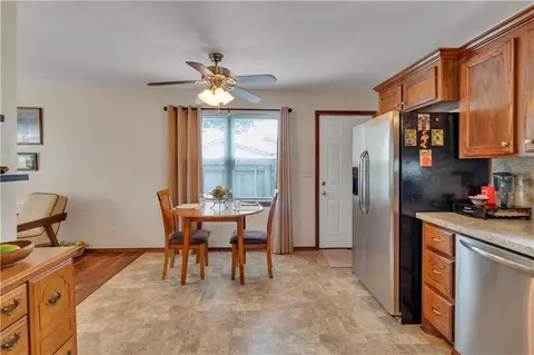 140 E Juniper Ln, Mustang, OK 73064 photo 7