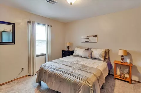 140 E Juniper Ln, Mustang, OK 73064 photo 18