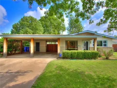 2709 Ridgeview Dr, The Village, OK 73120